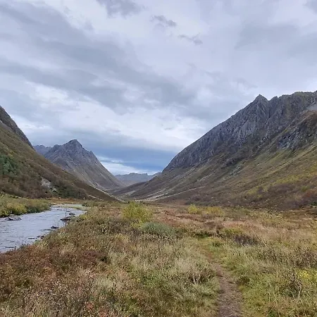 Apartment, Rekkedal Gjestegard - Saebo شقة أورستا